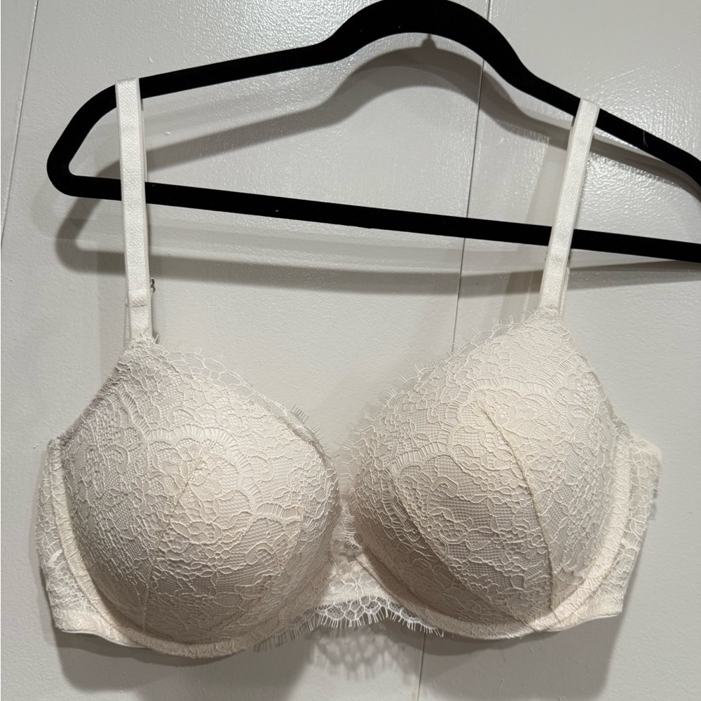 Victoria's Secret Cream Lace Bra